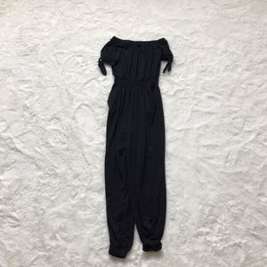 Cute girls black jumpsuit!